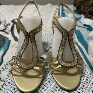 Women's Short Heels - Elegant Gold